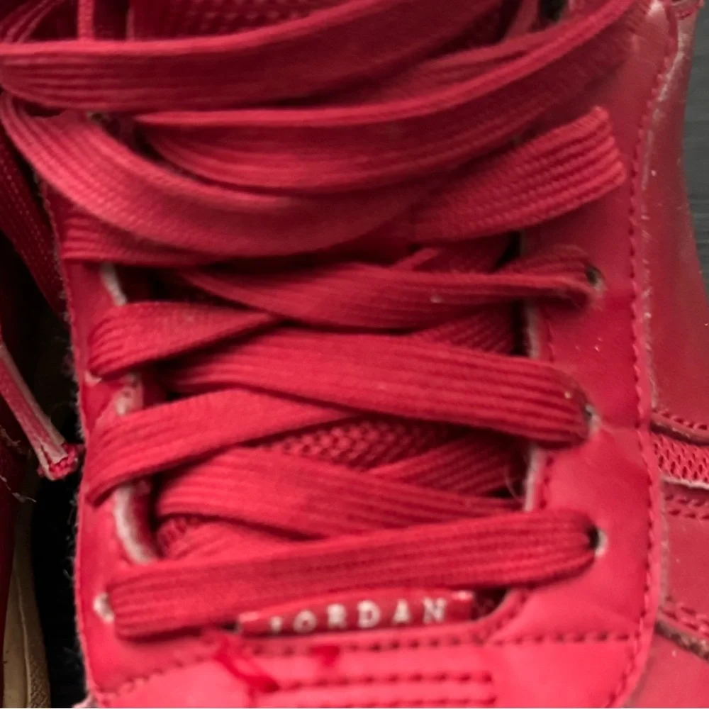 Nike Air Jordan Heritage Red Basketball Shoes Sneakers 886310-601 Boys 6Y